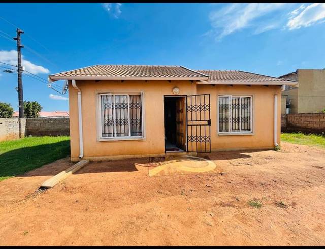 2 BEDROOM HOUSE FOR SALE IN PROTEA GLEN